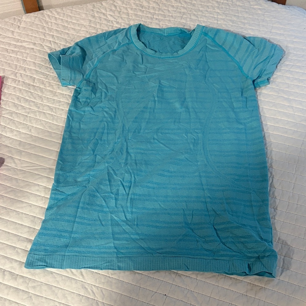 lululemon athletica Blue Short Sleeve Tee